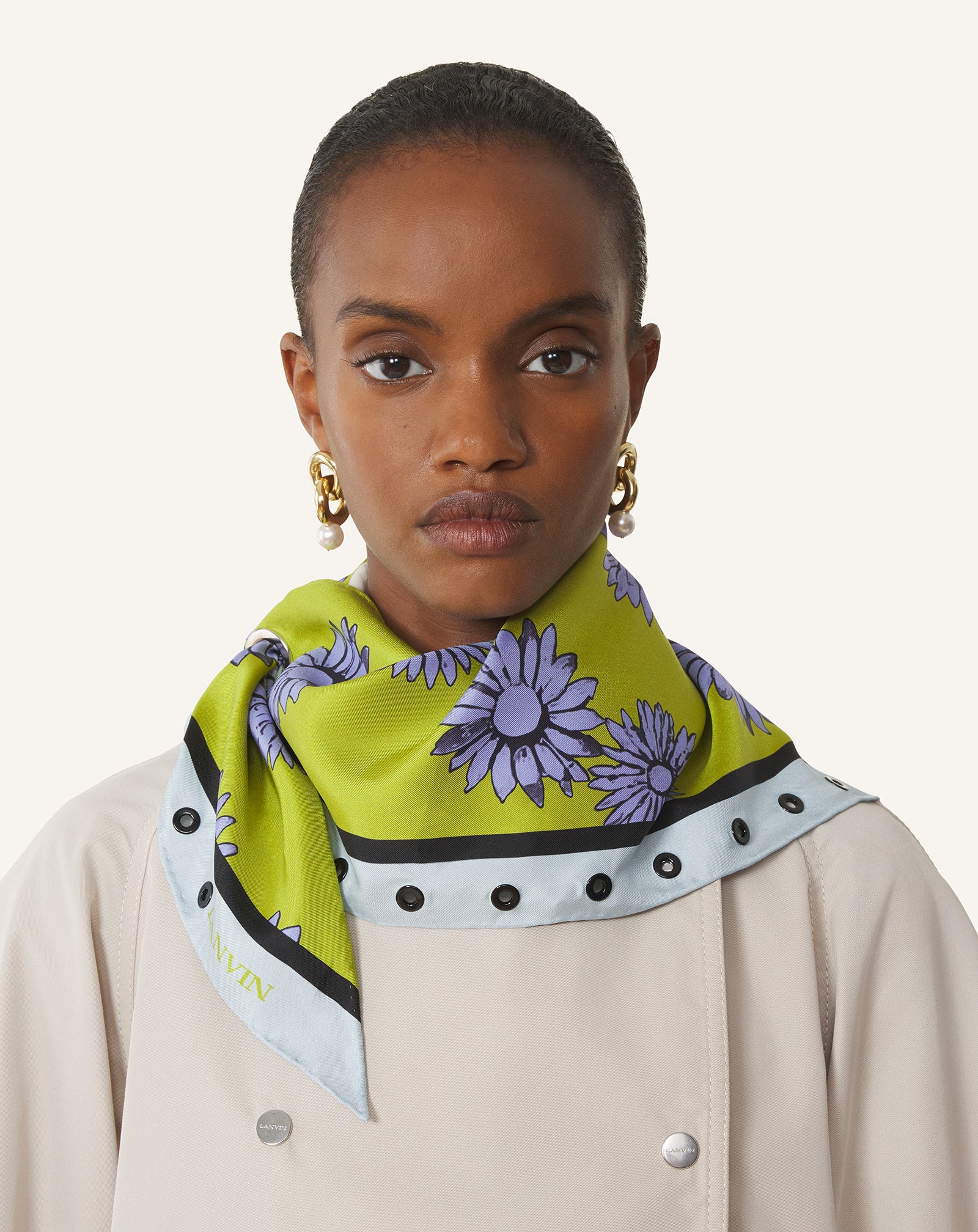 GREEN TRIANGLE SILK SCARF WITH MARGUERITE MOTIFS