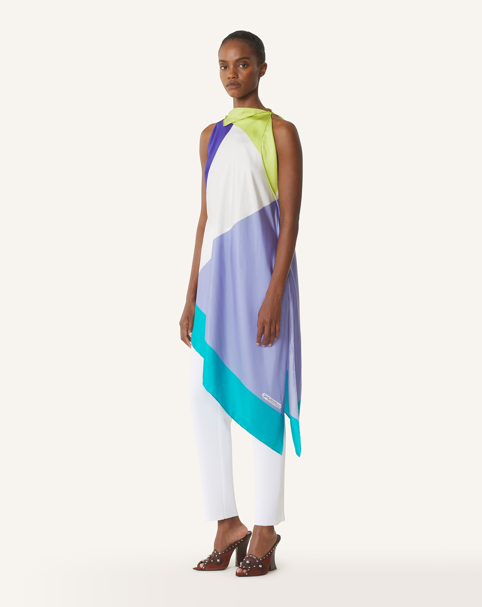 SILK GRAPHIC PRINT TOP