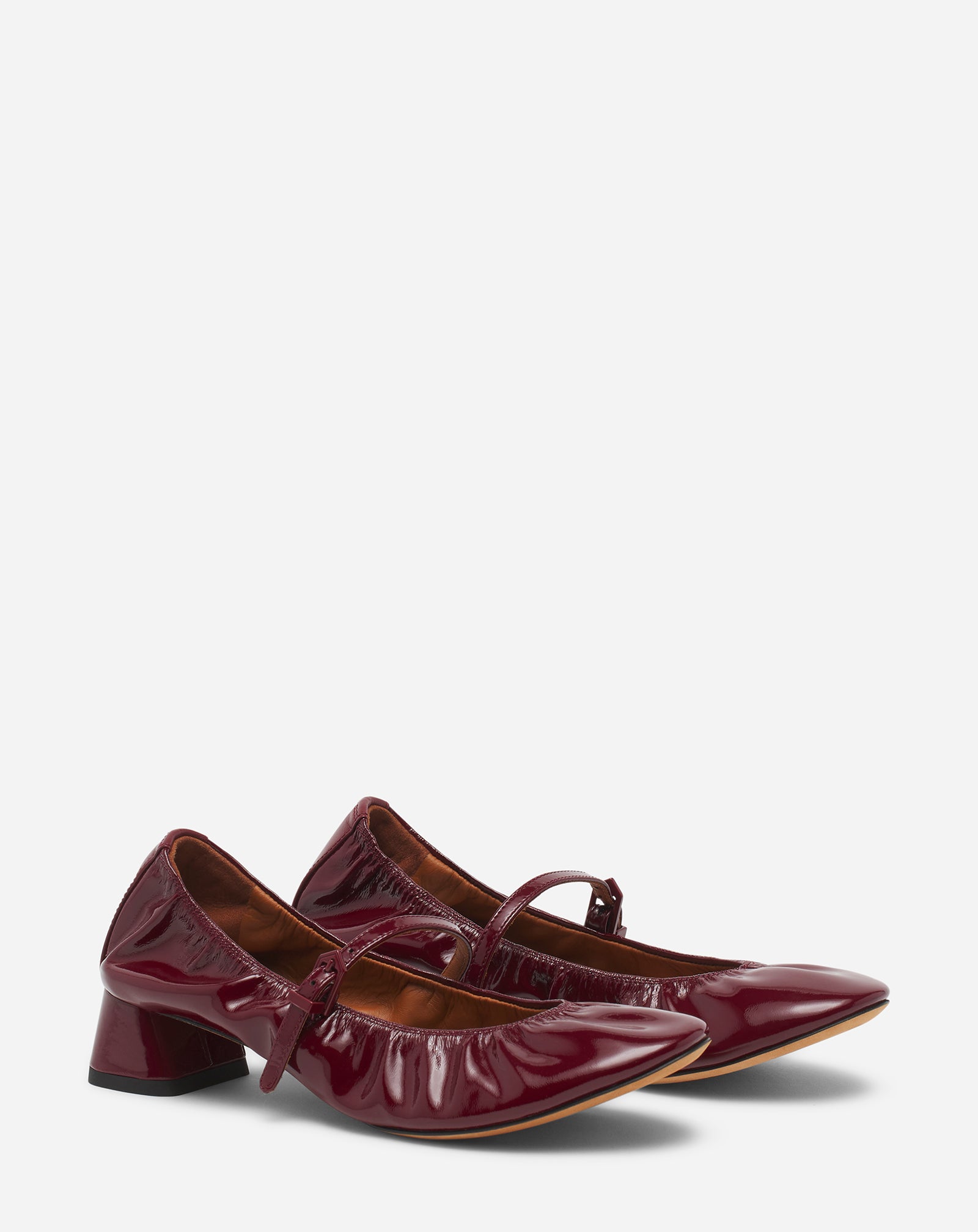 HEELED MARY JANE IN GLOSSY LEATHER