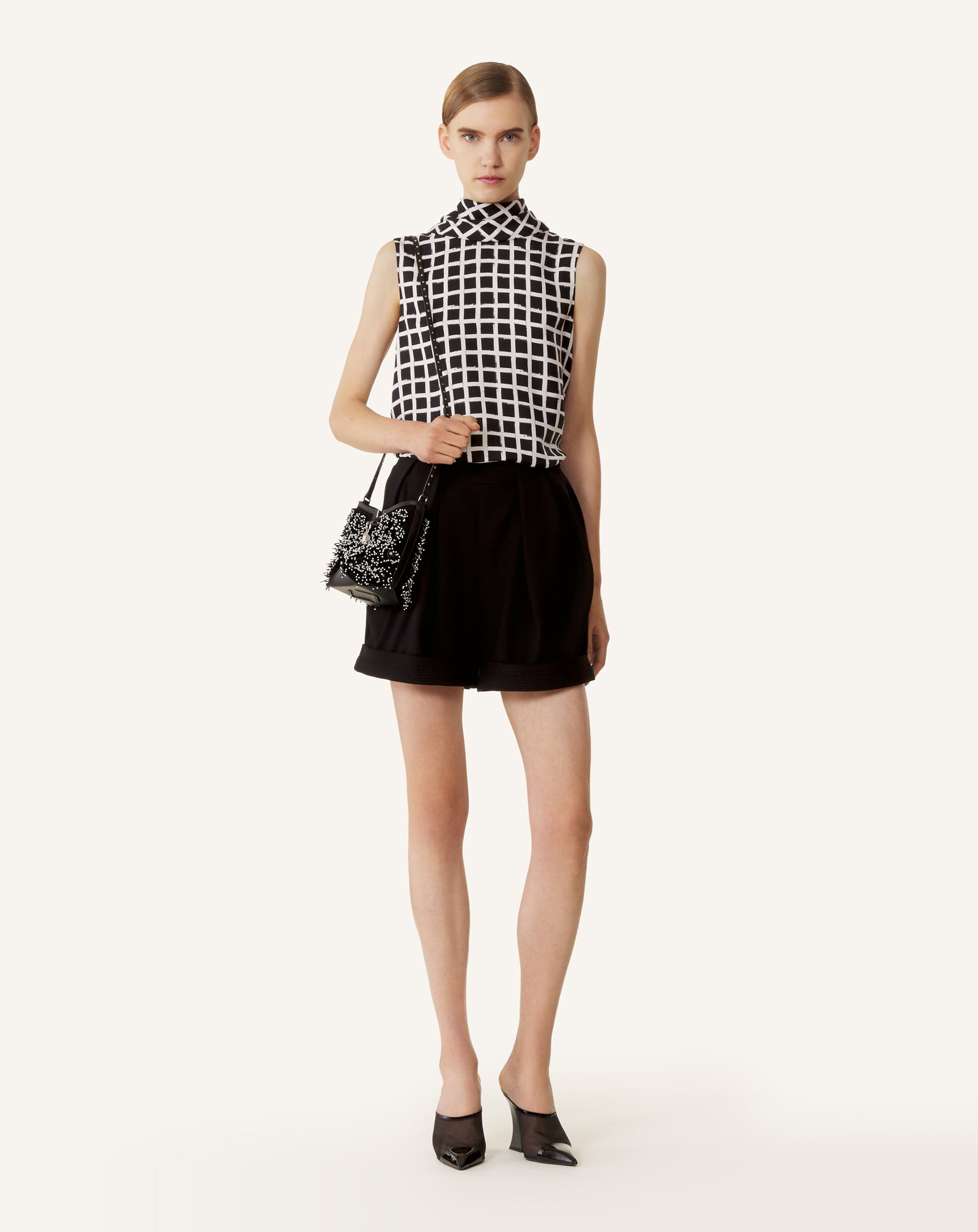 CREPE PLEATED SHORTS