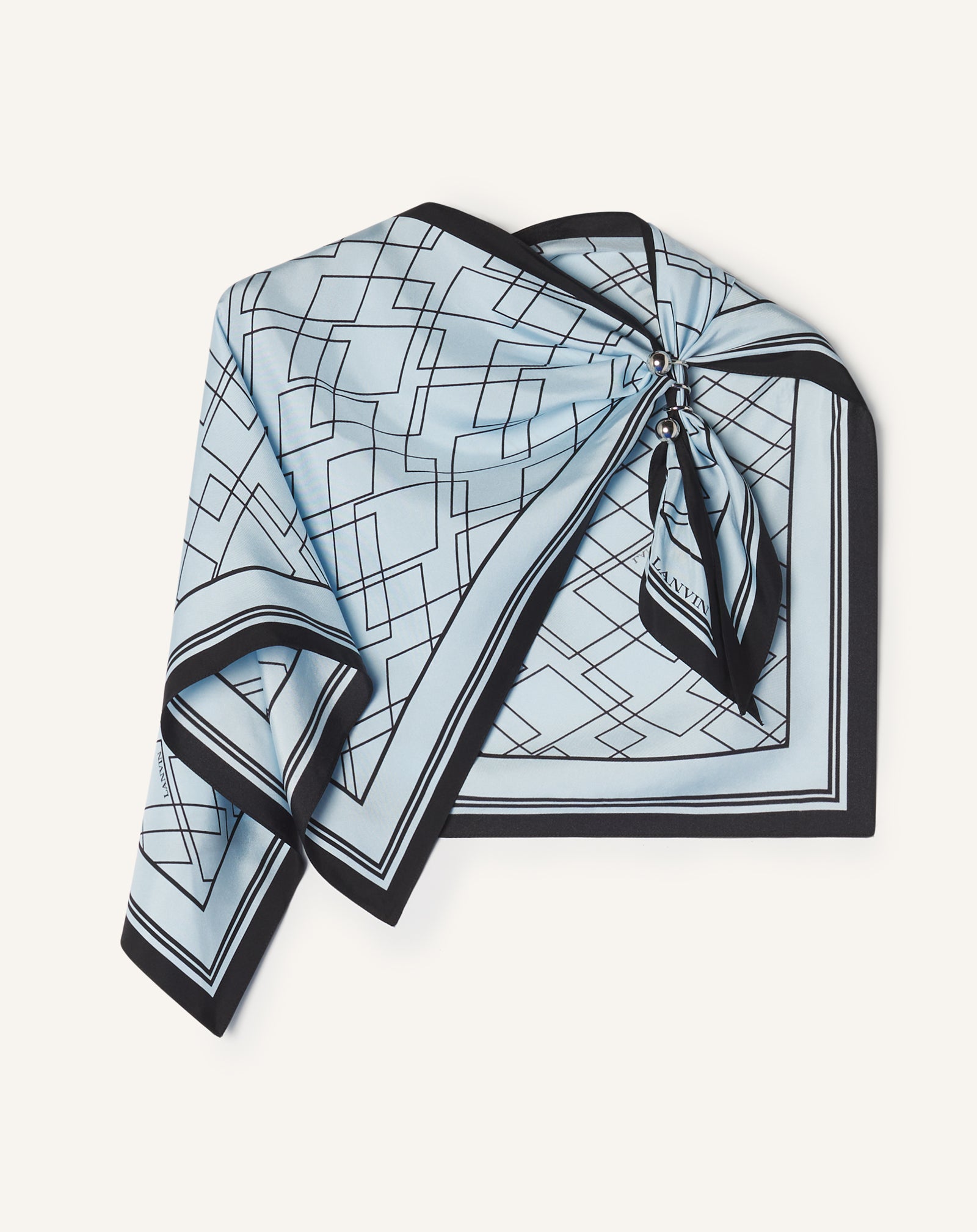 GRAPHIC DIAMOND MOTIF TOP WITH JEWELRY FASTENER