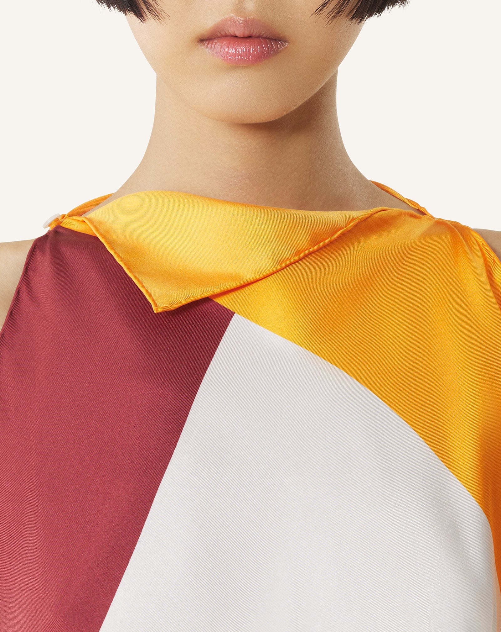 SILK GRAPHIC PRINT TOP