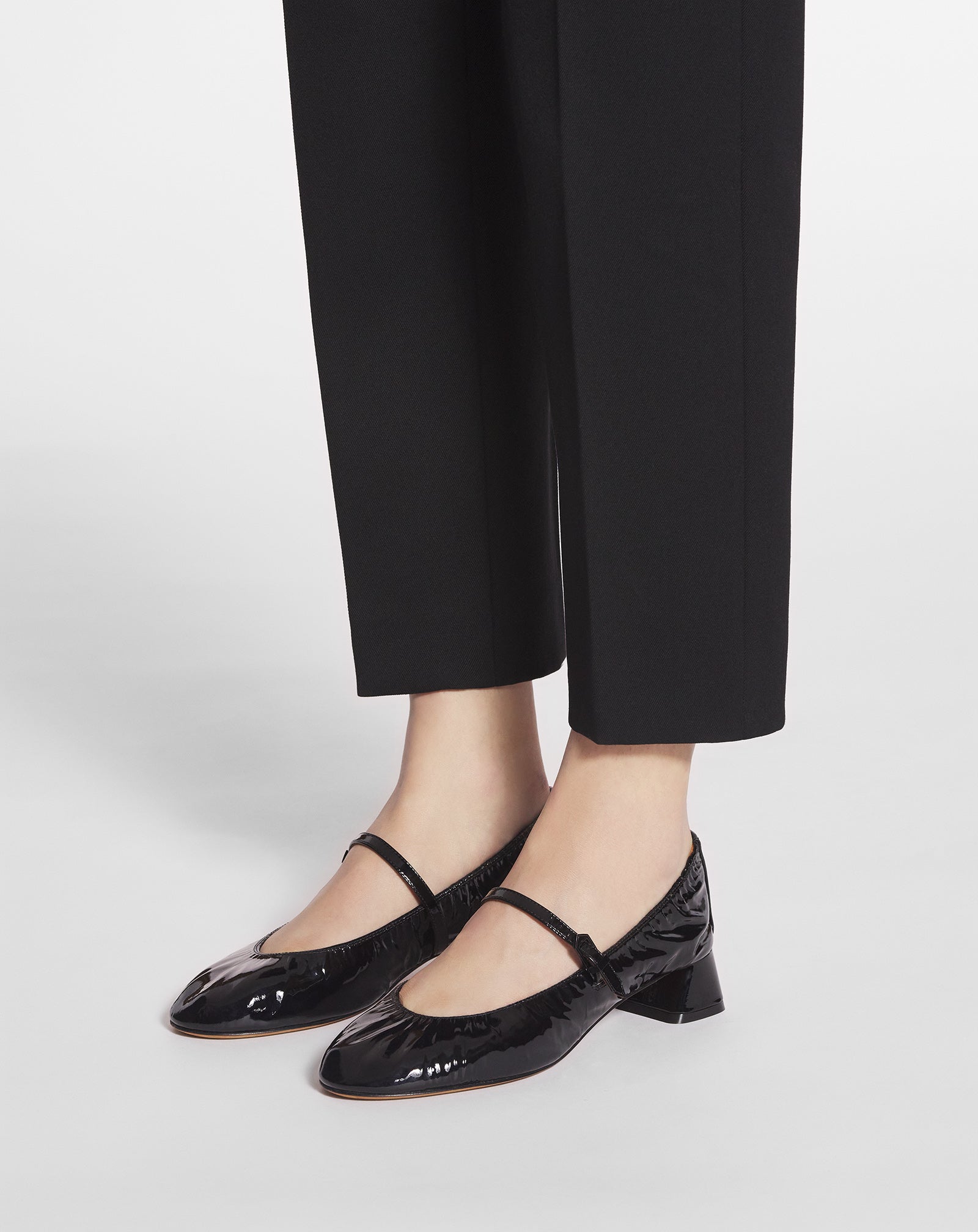HEELED MARY JANE IN GLOSSY LEATHER