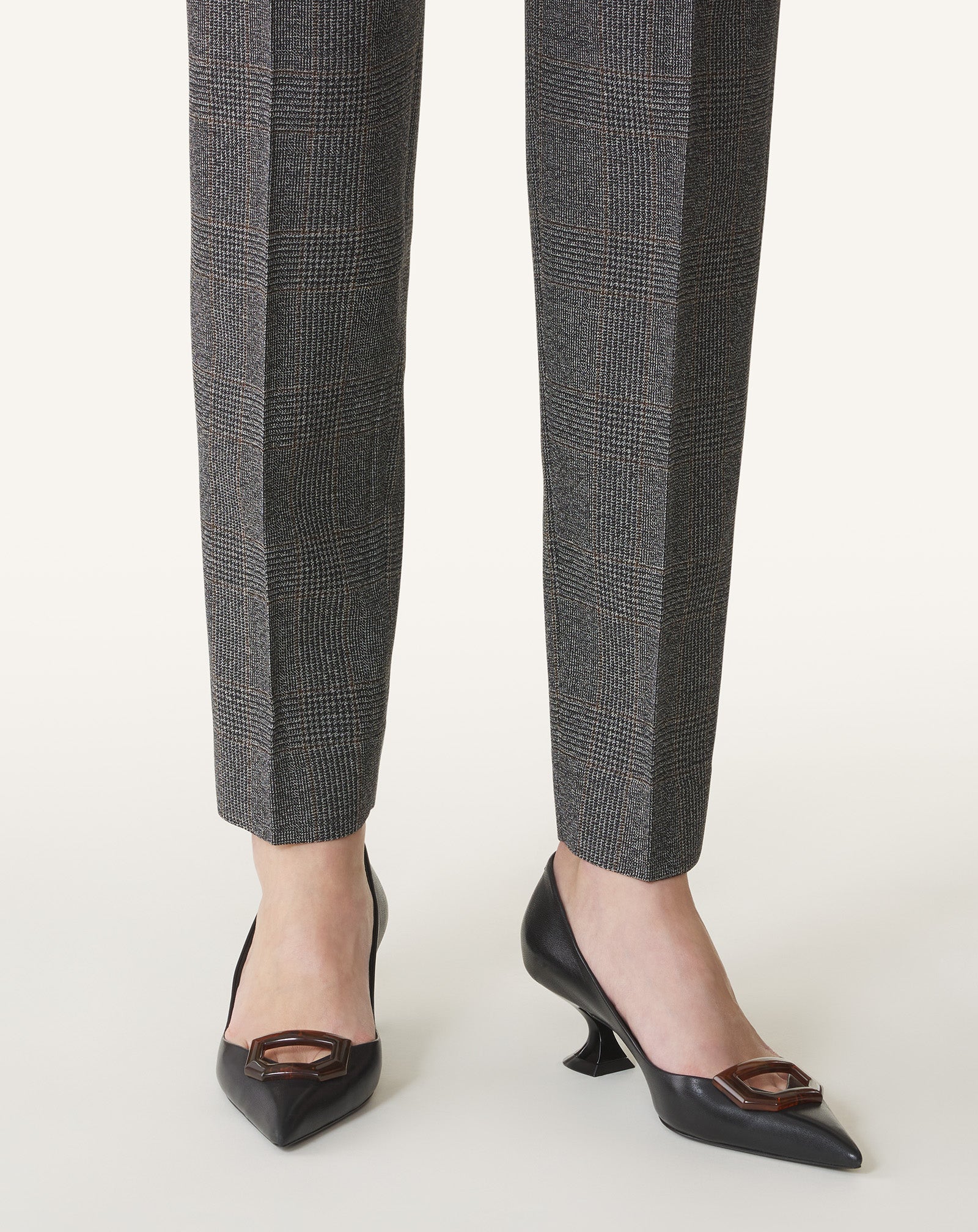 MIDNIGHT STEP LEATHER PUMP WITH BUCKLE