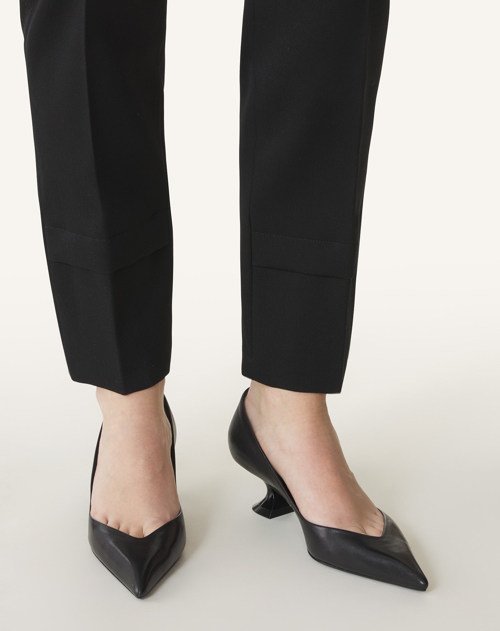 MIDNIGHT STEP PUMP IN LEATHER