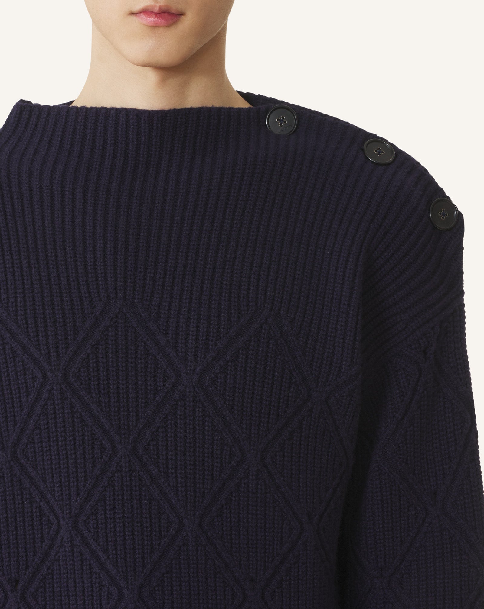 WOOL SWEATER WITH DIAMOND DETAIL