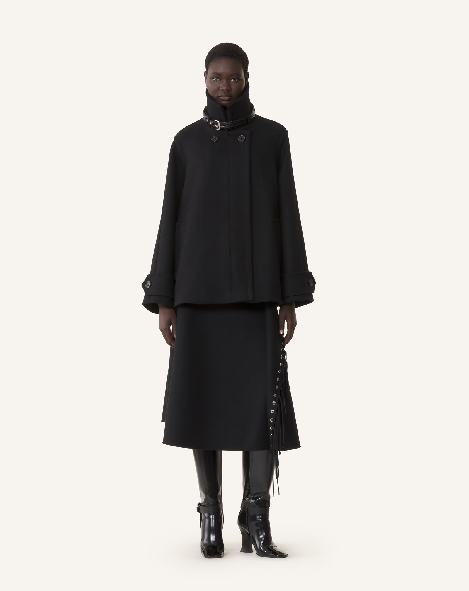 BLACK SHORT WOOL COAT WITH STAND-UP COLLAR