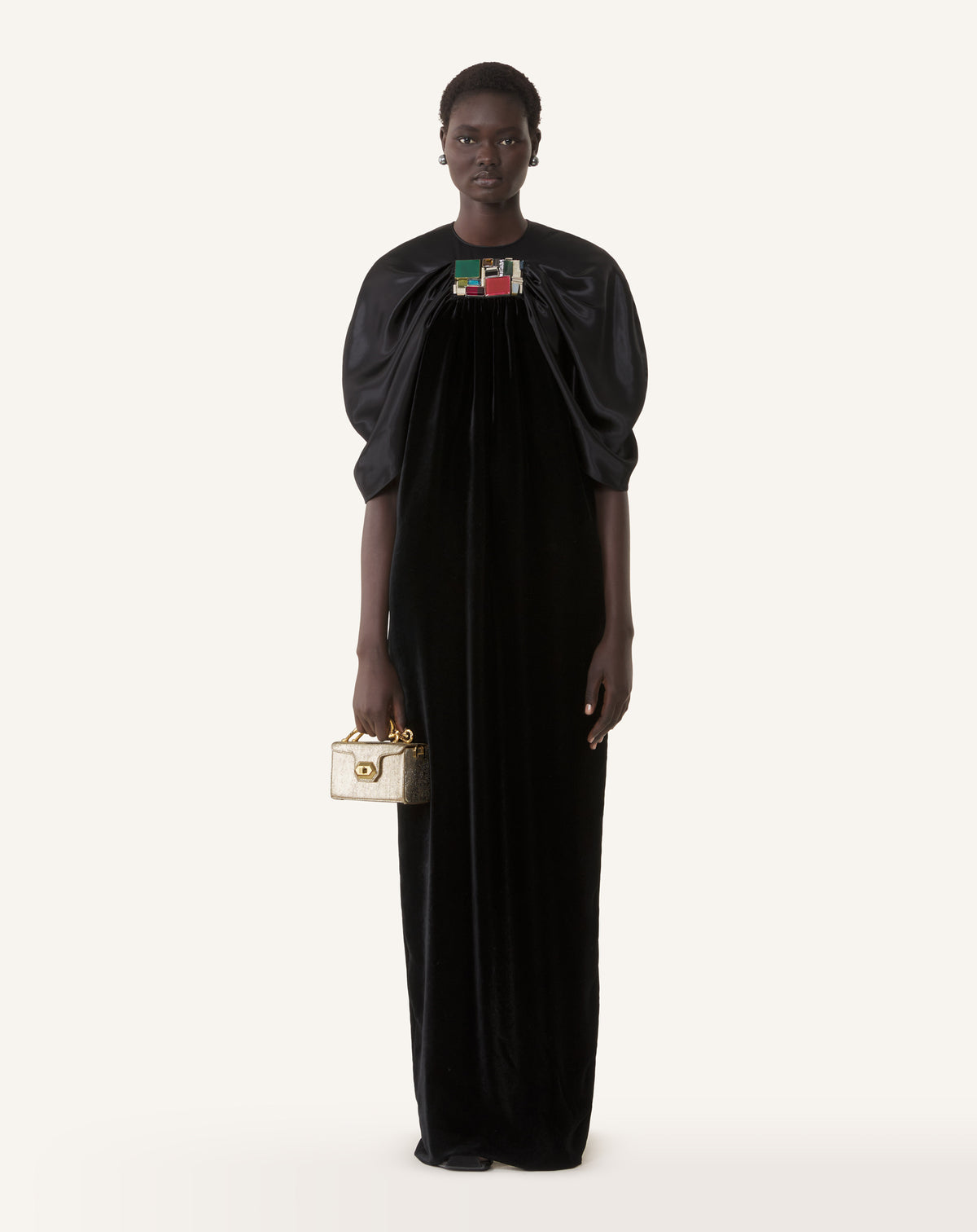 BLACK EMBROIDERED DRESS IN FLOWING VELVET