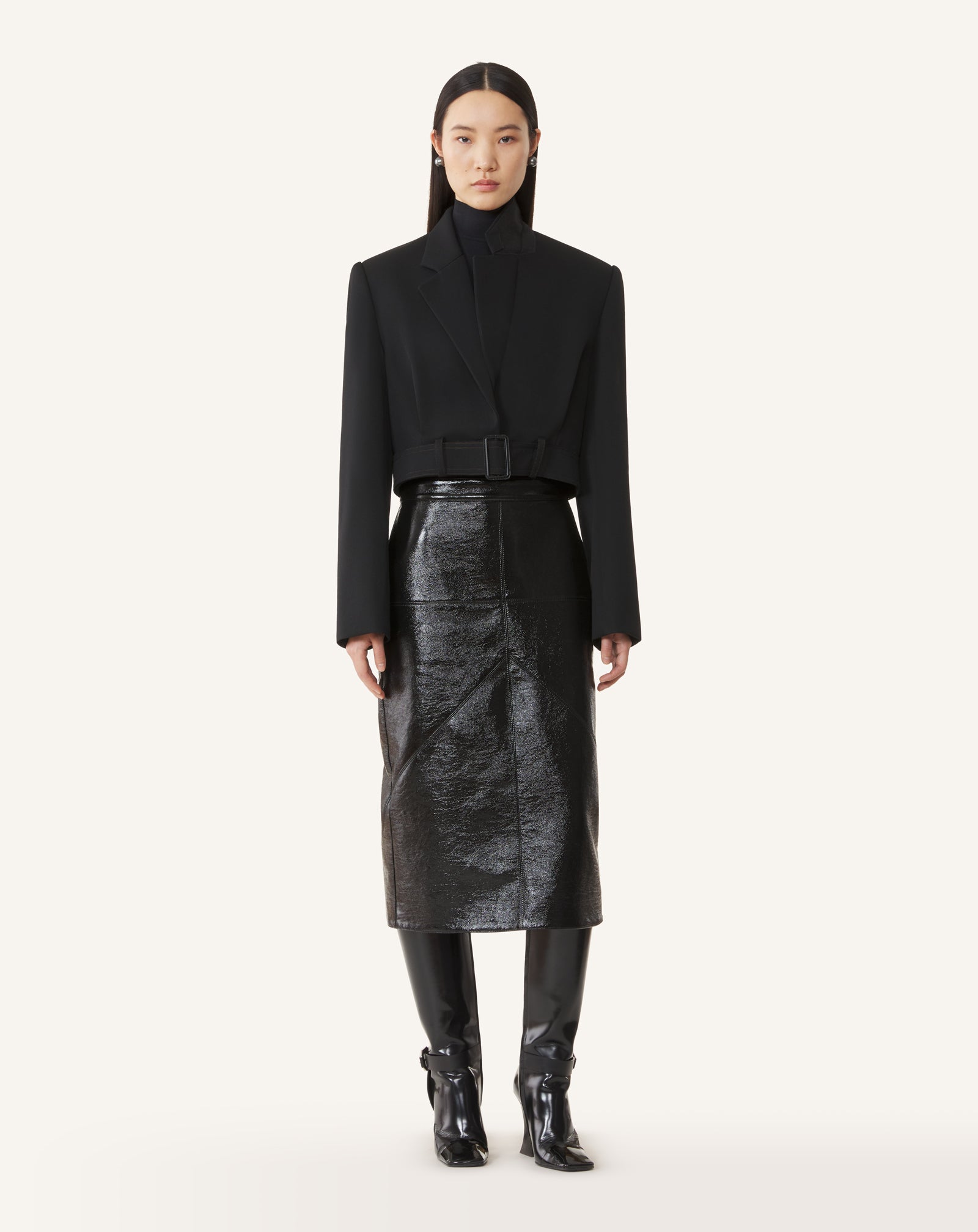 BLACK SHORT BELTED JACKET IN WOOL