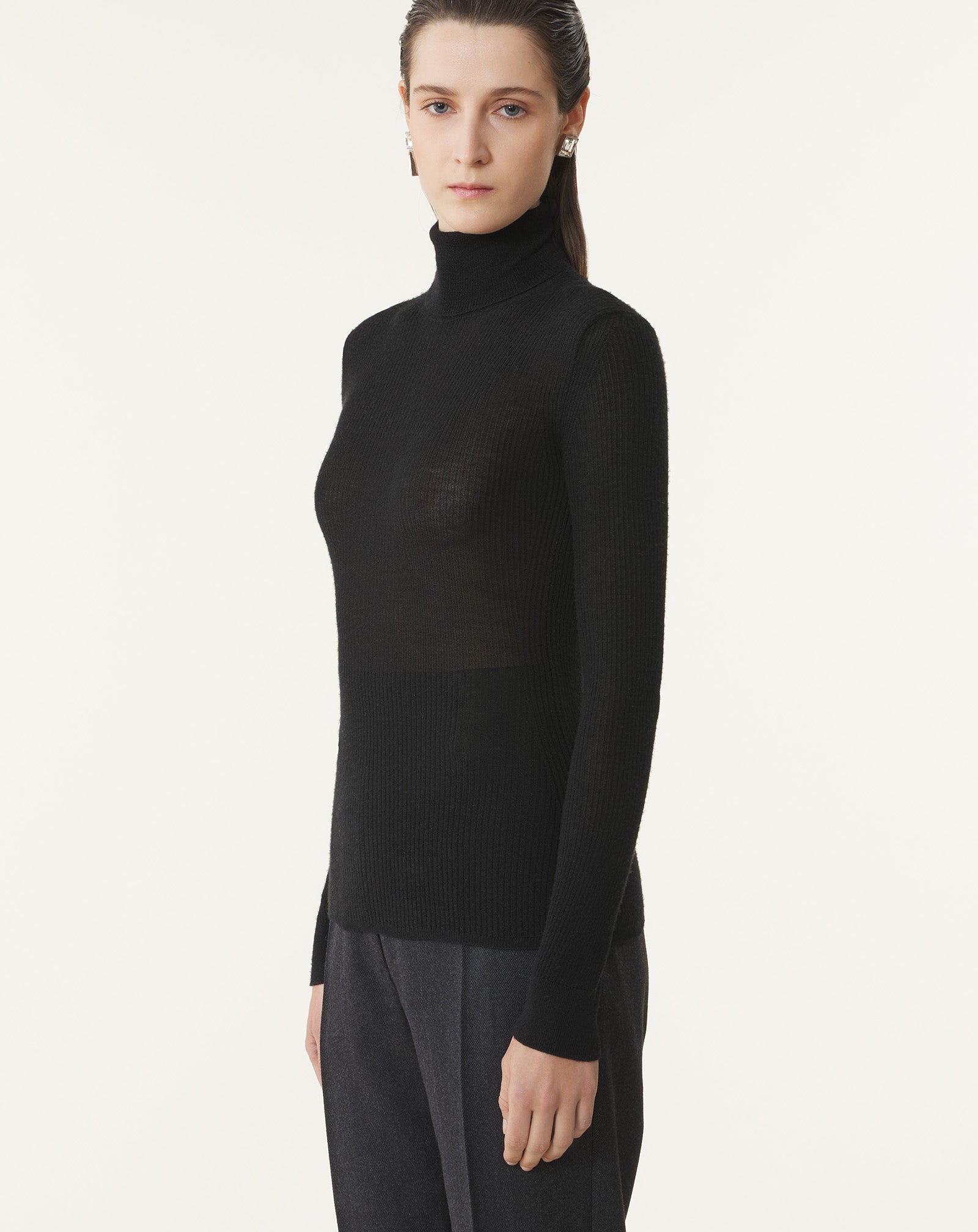MERINO WOOL AND SILK TURTLENECK SWEATER