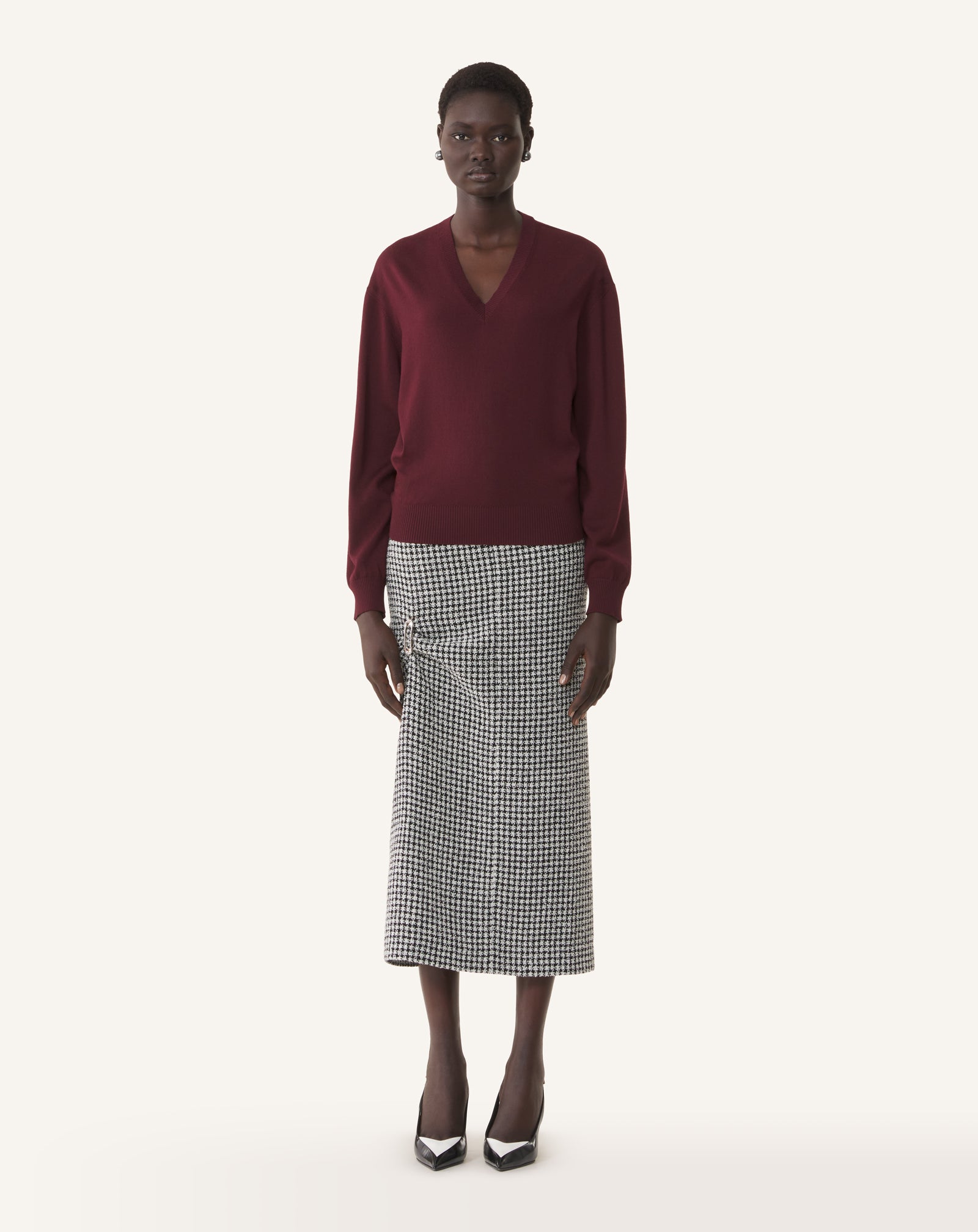 RED V-NECK MERINO SWEATER WITH GROSGRAIN DETAIL