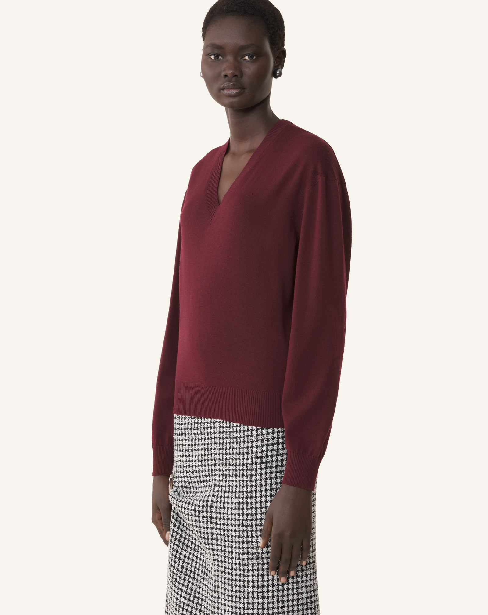 RED V-NECK MERINO SWEATER WITH GROSGRAIN DETAIL