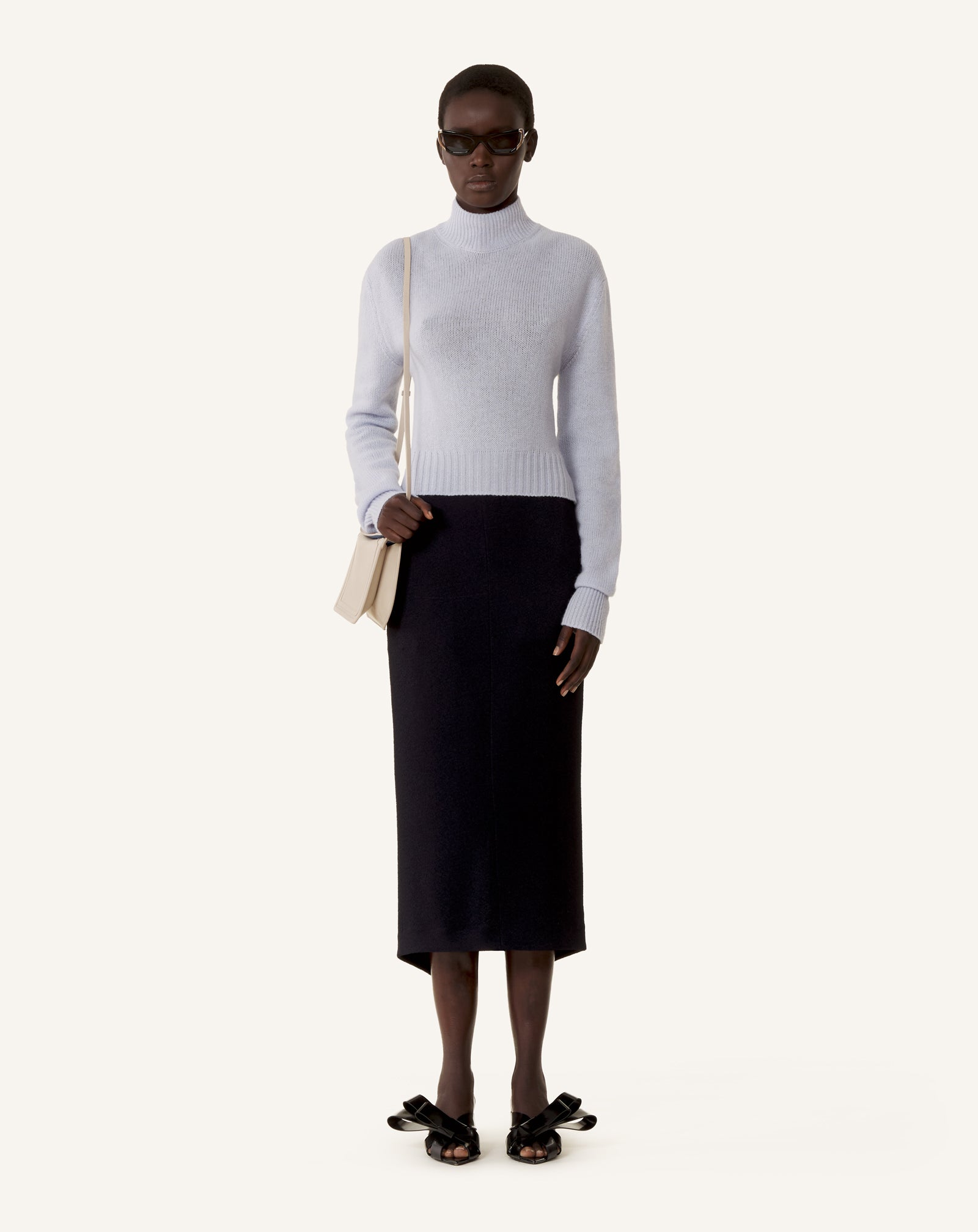 BLUE OPEN-BACK SWEATER IN CASHMERE